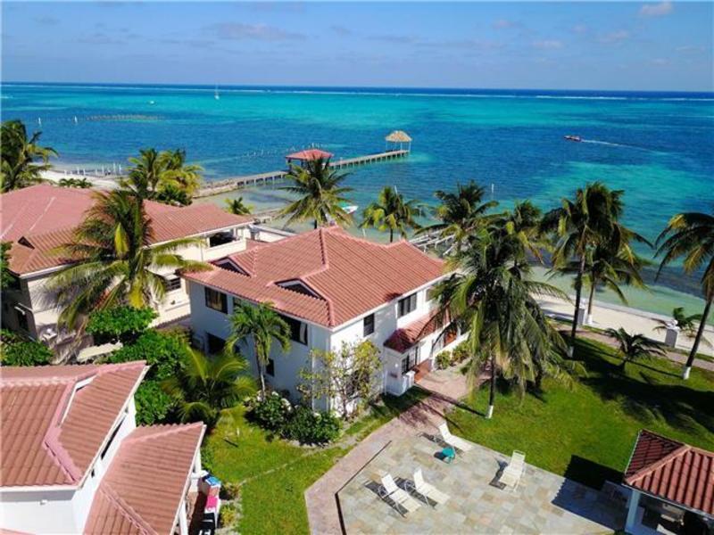 Isla Bonita Yacht Club Hotel San Pedro  Exterior photo