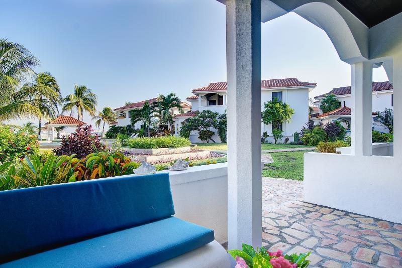 Isla Bonita Yacht Club Hotel San Pedro  Exterior photo